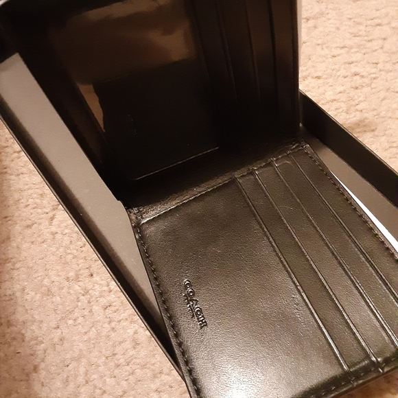 AUTHENTIC COACH WALLET - Picture 7 of 7